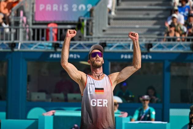 Olympische Spiele Beach volleyball, Beachvolleyball ; Paris 06.08.2024 Viertelfinale, Herren, GER_NED, Nils Ehlers (1, GER), Clemens Wickler (2, GER), Copyright: xBEAUTIFULxSPORTS TomxBlochx