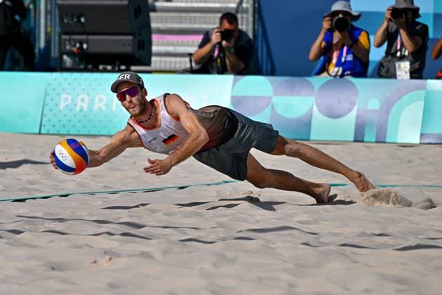 Olympische Spiele Beach volleyball, Beachvolleyball ; Paris 06.08.2024 Viertelfinale, Herren, GER_NED, Clemens Wickler (2, GER), Copyright: xBEAUTIFULxSPORTS TomxBlochx