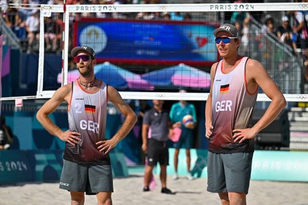 Olympische Spiele Beach volleyball, Beachvolleyball ; Paris 06.08.2024 Viertelfinale, Herren, GER_NED, Nils Ehlers (1, GER), Clemens Wickler (2, GER), Copyright: xBEAUTIFULxSPORTS TomxBlochx