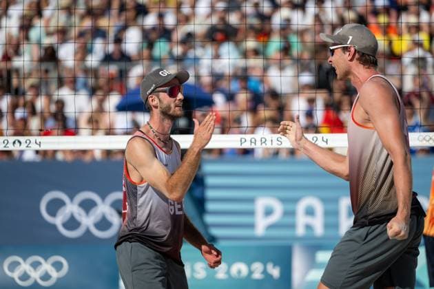 EHLERS Nils, WICKLER Clemens (Deutschland) vs BOERMANS Stefan, de GROOT Yorick (Niederlande), im Bild EHLERS Nils, WICKLER Clemens (Deutschland) beim Jubel, FRA, Olympische Spiele Paris 2024, Beachvolleyball, Herren Viertelfinale, 06.08.2024 FRA, Olympische Spiele Paris 2024, Beachvolleyball, Herren Viertelfinale, 06.08.2024 Paris Copyright: xEibner-Pressefoto Memmlerx EP_MMR