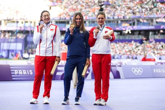 Athletics - Olympic Games, Olympische Spiele, Olympia, OS Paris 2024: Day 11 PARIS, FRANCE - AUGUST 6: Silver Feng Bin of China, golden Valarie Allman of USA and bronze Sandra Perkovic of Croatia during Women s Discus Throw medal ceremony on day eleven of the Olympic Games Paris 2024 at Stade de France on August 6, 2024 in Paris, France.  IgorxKralj PIXSELL
