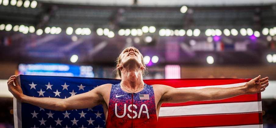 Bilder des Jahres 2024, Sport 08 August Sport Themen der Woche KW32 Sport Bilder des Tages Olympische Spiele (Leichtathletik); Paris, 06.08.2024 HOCKER Cole (United States of America) gewinnt überraschend die 1500m und damit Gold; Olympische Spiele (Leichtathletik) am 06.08.2024 im Stade de France in Paris (Frankreich). *** Olympic Games Athletics Paris, 06 08 2024 HOCKER Cole United States of America surprisingly wins the 1500m and thus gold Olympic Games Athletics on 06 08 2024 at the Stade de France in Paris France Copyright: xBEAUTIFULxSPORTS AxelxKohringx