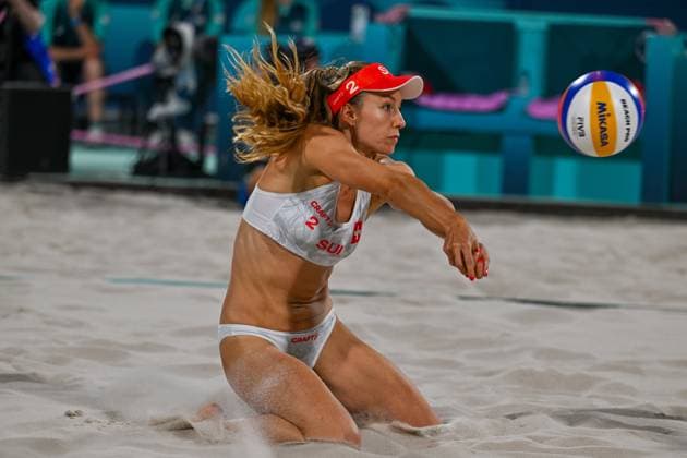 Olympische Spiele Beach volleyball, Beachvolleyball ; Paris 06.08.2024 Viertelfinale, Frauen, USA-SUI, Nina Brunner, Copyright: xBEAUTIFULxSPORTS TomxBlochx