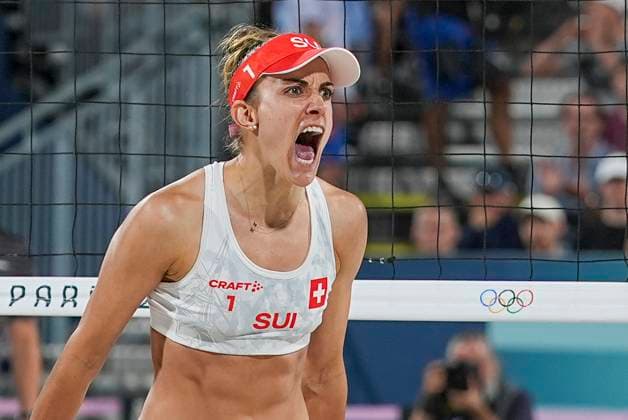 PARIS, FRANCE - AUGUST 6: Tanja Hueberli of Switzerland celebrates during the Women s Quarterfinal Match 49 on day eleven of the Olympic Games, Olympische Spiele, Olympia, OS Paris 2024 at on August 6, 2024 in Paris, France. Paris France Copyright: xJustPictures.ch JarixPestelaccix jp-en-EuSpIm-JP4_JAR_Beachvolley_06Aug2024_PR0003