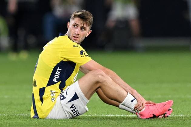 VALENCIENNES - Ismail Yuksek of Fenerbahce SK is disappointed during the UEFA Champions League third qualifying round between Lille OSC and Fenerbahce SK at Stade du Hainaut on August 6, 2024 in Valenciennes, France. ANP Hollandse Hoogte UEFA Champions League, Third qualifying round, 1st leg 2024 25 xVIxANPxSportx xGerritxvanxKeulenxIVx 505340985 originalFilename: 505340985.jpg