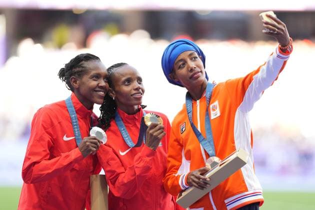 Medalists from the Women s 5000m, Faith Kipyegon of Kenya with the bronze, Beatrice Chebet of Kenya with the gold and Sifan Hassan of Netherlands with the bronze Paris 2024 Olympic Games, Olympische Spiele, Olympia, OS Day Eleven, Paris, France - 06 Aug 2024  Copyright: xDavexWinter Shutterstockx 14621709lt