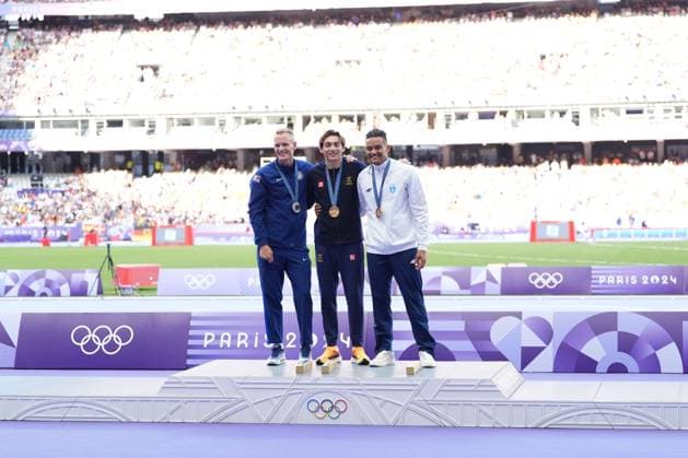 Medalists from the Men s Pole Vault, Sam Kendricks of USA with the silver, Armand Duplantis of Sweden withe the gold and Emmanouil Karalis of Greece with the bronze Paris 2024 Olympic Games, Olympische Spiele, Olympia, OS Day Eleven, Paris, France - 06 Aug 2024  Copyright: xDavexWinter Shutterstockx 14621709me