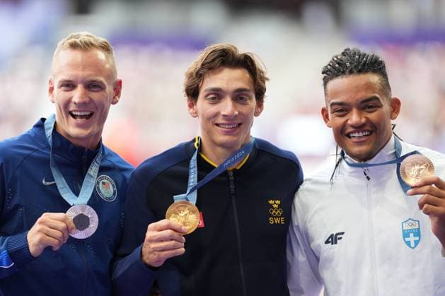 Medalists from the Men s Pole Vault, Sam Kendricks of USA with the silver, Armand Duplantis of Sweden withe the gold and Emmanouil Karalis of Greece with the bronze Paris 2024 Olympic Games, Olympische Spiele, Olympia, OS Day Eleven, Paris, France - 06 Aug 2024  Copyright: xDavexWinter Shutterstockx 14621709ml