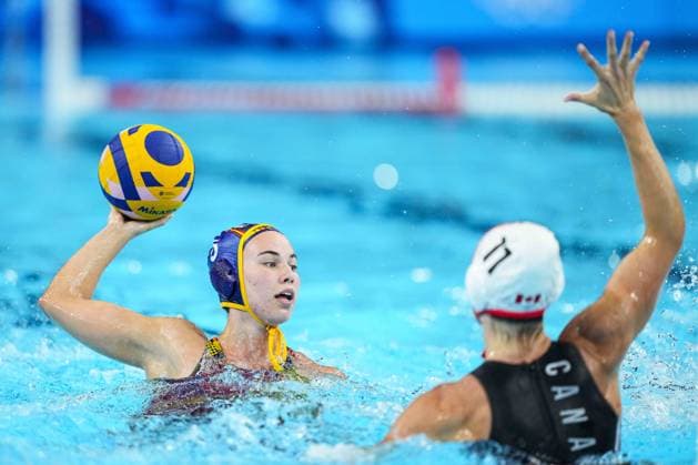 August 6, 2024, Paris, Paris, FRANCE: Nona Perez Vivas of Spain in action during Women s Quarterfinal of the Water polo, Wasserball between Canada and Spain on Paris La Defense Arena during the Paris 2024 Olympics Games on August 6, 2024 in Paris, France. Paris FRANCE - ZUMAa181 20240806_zaa_a181_247 Copyright: xOscarxJxBarrosox