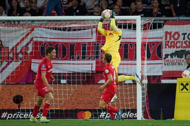 Salzburg, Österreich 06. August 2024: Champions League - Qualifikation - 2024 2025 - RB Salzburg vs. FC Twente Enschede Im Bild: v.li. Carel Eiting (TW), Mathias Kjolo (TW), Torwart Janis Blaswich (RB) Red Bull Arena Copyright: xFotostandx xWassmuthx