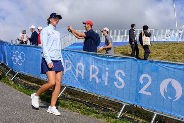 240807 Linn Grant of Sweden in women s individual golf round 1 during day 12 of the Paris 2024 Olympic Games, Olympische Spiele, Olympia, OS on August 7, 2024 in Paris. Photo: Ludvig Thunman BILDBYRAN kod LT LT0662 golf olympic games olympics os ol olympiska spel olympiske leker paris 2024 paris-os paris-ol 12 bbeng sverige Copyright: LUDVIGxTHUNMAN BB240807LT001