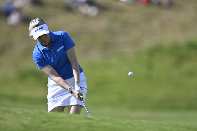 PARIS, FRANKRIKE 20240807 Finlands Ursula Wikström under damernas golftävling pa Le Golf National under sommar-OS i Paris.