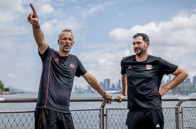 Leipzigs Cheftrainer Trainer Coach Marco Rose und Sandro Schwarz, Trainer bei New York Red Bulls. RB Leipzig - Trainingslager in die USA am 31. Juli 2024. Hotel W Hoboken, New Jersey (USA). US-Tour RB Leipzig - Rose + Schwarz *** Leipzigs head coach Coach Marco Rose and Sandro Schwarz, coach at New York Red Bulls RB Leipzig training camp in the USA on July 31, 2024 Hotel W Hoboken, New Jersey USA US Tour RB Leipzig Rose Schwarz