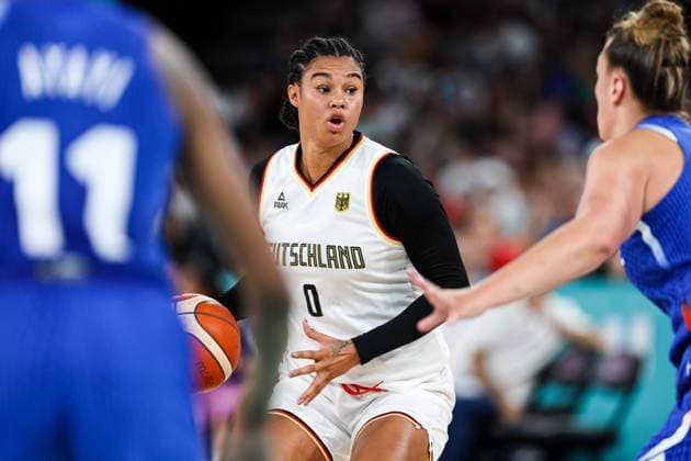 FRA, Olympische Spiele Paris 2024, 07.08.2024, Deutschland (GER) vs. Frankreich (FRA), Basketball Damen Viertelfinale Satou Sabally (Deutschland 0) FRA, Olympische Spiele Paris 2024, 07.08.2024, Deutschland (GER) vs. Frankreich (FRA), Basketball Damen Viertelfinale Paris Copyright: xEibner-Pressefoto RogerxBuerkex EP_RBE