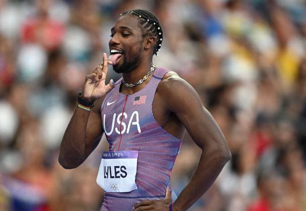 Sport Bilder des Tages (240807) -- PARIS, Aug. 7, 2024 -- Noah Lyles of the United States reacts before the men s 200m semi-final of Athletics at the Paris 2024 Olympic Games, Olympische Spiele, Olympia, OS in Paris, France, Aug. 7, 2024. ) (PARIS2024) FRANCE-PARIS-OLY-ATHLETICS-200M-MEN SongxYanhua 