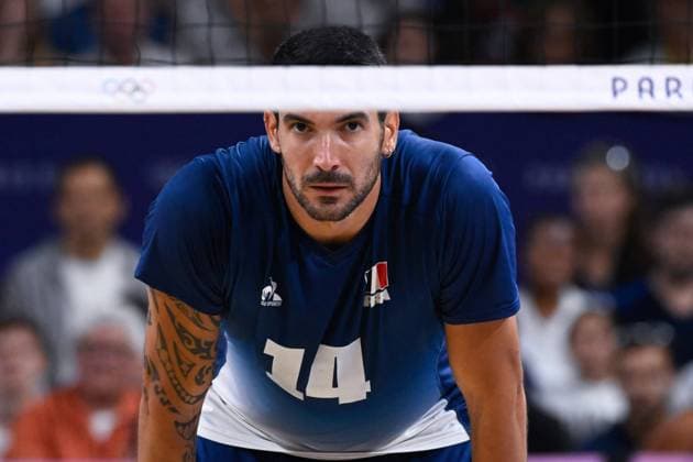Semi finals - Le GOFF Nicolas ( 14 - France ) during the 2024 Olympics Games match between Italy and France at Arena Paris Sud on August 07, 2024 in Paris, France. ( Photo by federico pestellini DPPI Panoramic ) - JO 2024 : VOLLEY Italie vs France - Jeux Olympiques 2024 - Paris2024 - Paris - 07 08 2024 DPPI Panoramic 