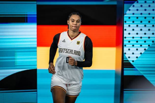 Olympische Spiele Paris 2024 Basketball Paris 07.08.2024 Viertelfinale Frauen Damen Deutschland (GER) - Frankreich (FRA) Satou Sabally (Deutschland, No.00) *** Olympic Games Paris 2024 Basketball Paris 07 08 2024 Quarter-finals Women Women Germany GER France FRA Satou Sabally Germany, No 00