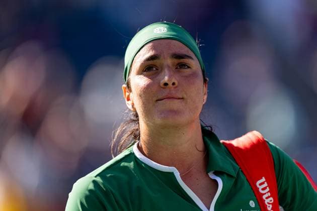 TORONTO, ON - AUGUST 07: Ons Jabeur of Tunisa leaves the field after her first round match of the National Bank Open, part of the WTA, Tennis Damen Tour, at Sobeys Stadium on August 7, 2024 in Toronto, Canada. (Photo by Julian Avram Icon Sportswire) TENNIS: AUG 07 National Bank Open EDITORIAL USE ONLY Icon2408070277