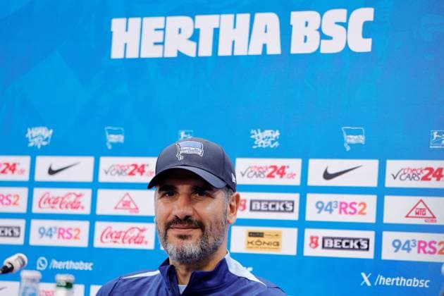 Cheftrainer Cristian Fiél, Hertha BSC, Deutschland, Berlin, Sportpark, Fussball, Herren, Saison 2024 2025, 2. Bundesliga, Hertha BSC, Pressekonferenz mit Cheftrainer Cristian Fiél und Stürmer Haris Tabakovic vor dem Auswärtsspiel von Hertha BSC beim Hamburger SV