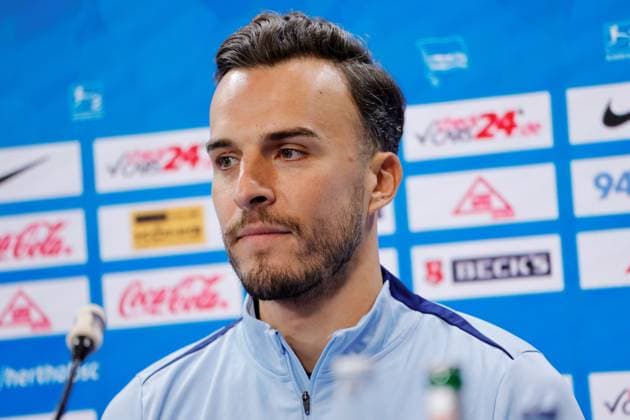 Stürmer Haris Tabakovic, Hertha BSC, Deutschland, Berlin, Sportpark, Fussball, Herren, Saison 2024 2025, 2. Bundesliga, Hertha BSC, Pressekonferenz mit Cheftrainer Cristian Fiél und Stürmer Haris Tabakovic vor dem Auswärtsspiel von Hertha BSC beim Hamburger SV