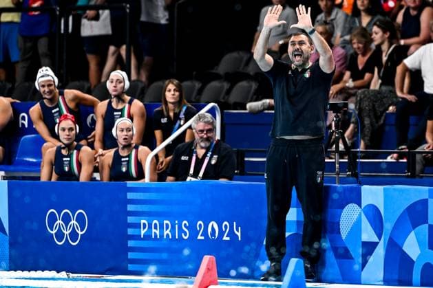 Cosimino Di Cecca during the Water polo, Wasserball women match between team Italy (white caps) and team Canada (blue caps) of the Paris 2024 Olympic Games, Olympische Spiele, Olympia, OS at La Defense Arena in Paris (France), August 08, 2024. Giorgio Scala
