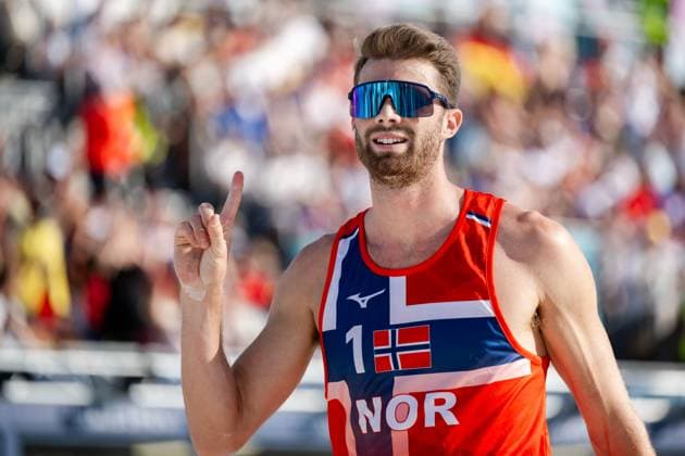 240808 Anders Mol of Norway in a men s Beach volleyball, Beachvolleyball semifinal match between Germany and Norway during day 13 of the Paris 2024 Olympics on August 8, 2024 in Paris. Photo: Jon Olav Nesvold BILDBYRAN COP 217 JE0103 beachvolleyboll beach volleyball sandvolleyball paris 2024 olympics day 13 germany - norway bbeng jubel Copyright: JONxOLAVxNESVOLD BB240808JE054
