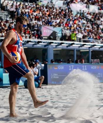 240808 Christian Sorum of Norway in a men s Beach volleyball, Beachvolleyball semifinal match between Germany and Norway during day 13 of the Paris 2024 Olympics on August 8, 2024 in Paris. Photo: Jon Olav Nesvold BILDBYRAN COP 217 JE0103 beachvolleyboll beach volleyball sandvolleyball paris 2024 olympics day 13 germany - norway bbeng Copyright: JONxOLAVxNESVOLD BB240808JE063