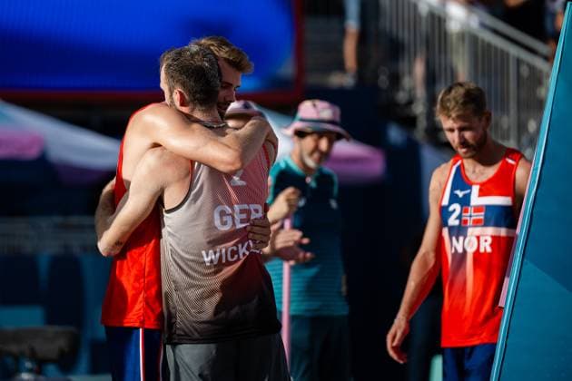 240808 Anders Mol and Christian Sorum of Norway look dejected after a men s Beach volleyball, Beachvolleyball semifinal match between Germany and Norway during day 13 of the Paris 2024 Olympics on August 8, 2024 in Paris. Photo: Jon Olav Nesvold BILDBYRAN COP 217 JE0103 beachvolleyboll beach volleyball sandvolleyball paris 2024 olympics day 13 germany - norway bbeng depp Copyright: JONxOLAVxNESVOLD BB240808JE080