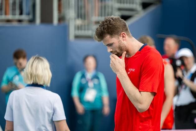 240808 Anders Mol of Norway looks dejected after a men s Beach volleyball, Beachvolleyball semifinal match between Germany and Norway during day 13 of the Paris 2024 Olympics on August 8, 2024 in Paris. Photo: Jon Olav Nesvold BILDBYRAN COP 217 JE0103 beachvolleyboll beach volleyball sandvolleyball paris 2024 olympics day 13 germany - norway bbeng depp Copyright: JONxOLAVxNESVOLD BB240808JE085