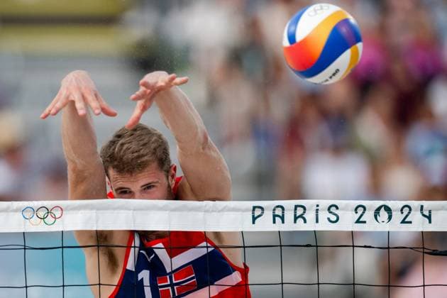 240808 Anders Mol of Norway in a men s Beach volleyball, Beachvolleyball semifinal match between Germany and Norway during day 13 of the Paris 2024 Olympics on August 8, 2024 in Paris. Photo: Jon Olav Nesvold BILDBYRAN COP 217 JE0103 beachvolleyboll beach volleyball sandvolleyball paris 2024 olympics day 13 germany - norway bbeng Copyright: JONxOLAVxNESVOLD BB240808JE088