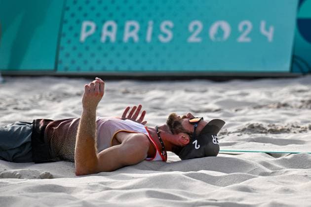 Olympische Spiele Beach volleyball, Beachvolleyball ; Paris 08.08.2024 Halbfinale, Herren, GER_NOR, Clemens Wickler (2, GER), Copyright: xBEAUTIFULxSPORTS TomxBlochx