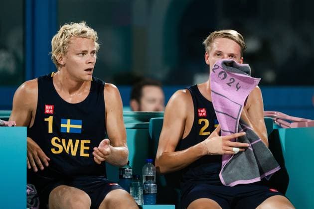 240808 David Ahman and Jonatan Hellvig of Sweden in a men s Beach volleyball, Beachvolleyball semifinal match between Qatar and Sweden during day 13 of the Paris 2024 Olympic Games, Olympische Spiele, Olympia, OS on August 8, 2024 in Paris. Photo: Ludvig Thunman BILDBYRAN kod LT LT0664 beachvolleyboll, beach volleyball, sandvolleyball,olympic games, Copyright: LUDVIGxTHUNMAN BB240808LT050