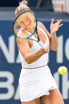 TORONTO, ON - AUGUST 08: Marta Kostyuk of Ukraine hits a shot during her second round match of the National Bank Open, part of the WTA, Tennis Damen Tour, at Sobeys Stadium on August 8, 2024 in Toronto, Canada. (Photo by Julian Avram Icon Sportswire) TENNIS: AUG 08 National Bank Open EDITORIAL USE ONLY Icon2408080027