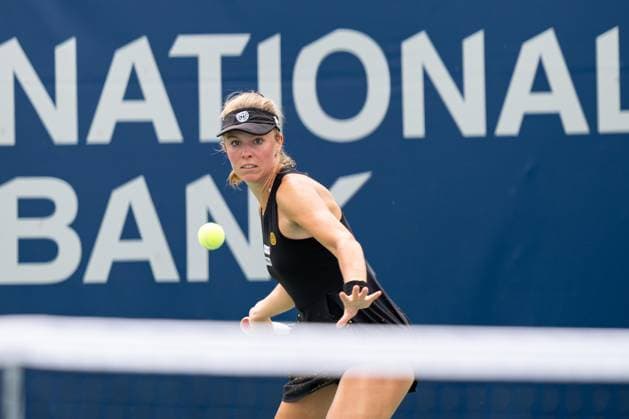 TORONTO, ON - AUGUST 08: Magdalena FrÄ™ch of Poland hits a shot during her second round match of the National Bank Open, part of the WTA, Tennis Damen Tour, at Sobeys Stadium on August 8, 2024 in Toronto, Canada. (Photo by Julian Avram Icon Sportswire) TENNIS: AUG 08 National Bank Open EDITORIAL USE ONLY Icon2408080051