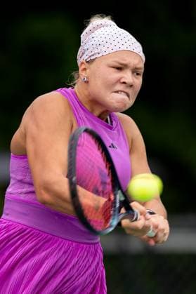 TORONTO, ON - AUGUST 08: Diana Shnaider of Russia hits a shot during her second round match of the National Bank Open, part of the WTA, Tennis Damen Tour, at Sobeys Stadium on August 8, 2024 in Toronto, Canada. (Photo by Julian Avram Icon Sportswire) TENNIS: AUG 08 National Bank Open EDITORIAL USE ONLY Icon2408080134