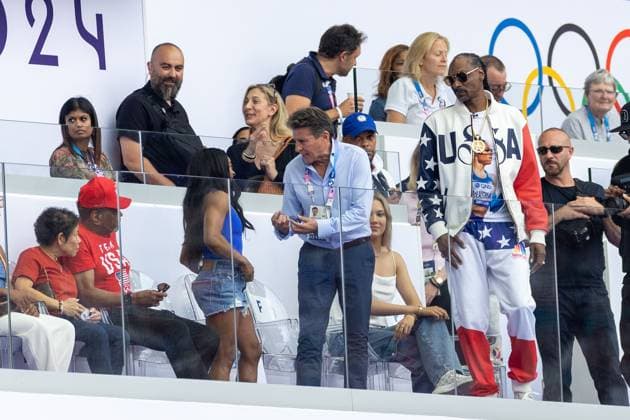 Athletics - Olympic Games, Olympische Spiele, Olympia, OS Paris 2024: Day 13 Ron Biles, Nellie Biles, Gymnast Simone Biles, World Athletics President Sebastian Coe, Rapper and Record Producer Snoop Dogg attend the Athletics evening session on day thirteen of the Olympic Games Paris 2024 at Stade de France on August 08, 2024 in Paris, France Paris France  Copyright: xAndrzejxIwanczukx originalFilename:iwanczuk-athletic240808_npPts.jpg