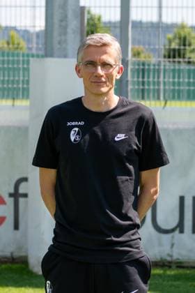 Prof. Dr. Torben Pottgiesser; SC Freiburg, Mannschaftsarzt; GER, SC Freiburg, 1.BL, Portraettermin 2024 2025, 08.08.2024, GER, SC Freiburg, 1.BL, Portraettermin 2024 2025, 08.08.2024 Freiburg Copyright: xEibner-Pressefoto WolfgangxFrankx EP_WFK
