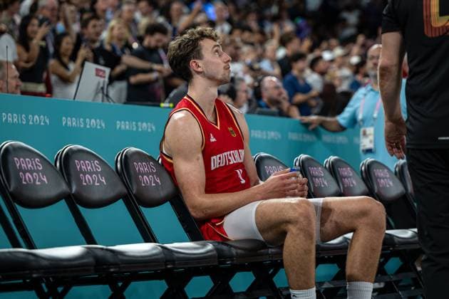 Olympische Spiele Paris 2024 Basketball Paris 08.08.2024 Halbfinale Herren Männer Frankreich (FRA) - Deutschland (GER) Frankreich gewinnt und steht im Finale Deutschland verliert und spielt um Platz 3 Franz Wagner (Deutschland, No.09)