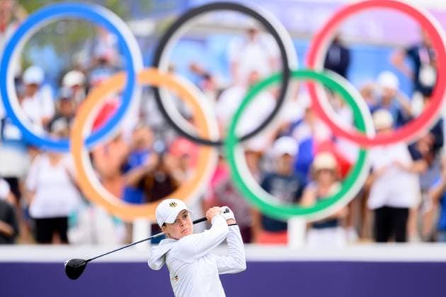 240809 Esther Henseleit of Germany competes in women s individual golf round 3 during day 14 of the Paris 2024 Olympic Games, Olympische Spiele, Olympia, OS on August 9, 2024 in Paris. Photo: Ludvig Thunman BILDBYRAN kod LT LT0665 golf olympic games olympics os ol olympiska spel olympiske leker paris 2024 paris-os paris-ol 14 bbeng tyskland Copyright: LUDVIGxTHUNMAN BB240809LT022