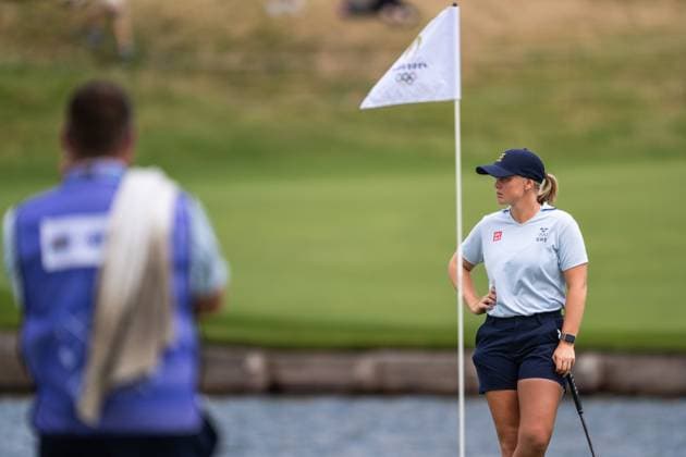 240809 Maja Stark of Sweden competes in women s individual golf round 3 during day 14 of the Paris 2024 Olympic Games, Olympische Spiele, Olympia, OS on August 9, 2024 in Paris. Photo: Ludvig Thunman BILDBYRAN kod LT LT0665 golf olympic games olympics os ol olympiska spel olympiske leker paris 2024 paris-os paris-ol 14 bbeng sweden sverige Copyright: LUDVIGxTHUNMAN BB240809LT046