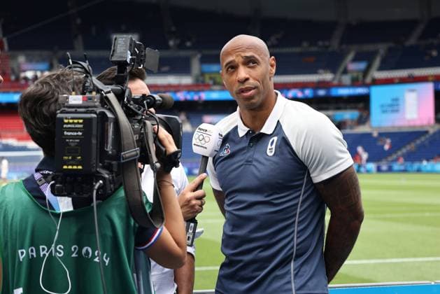 LP Fred Dugit - FRANCE - SPAIN JEUX OLYMPIQUES PARIS 2024 PHOTOPQR LE PARISIEN LP Fred Dugit ; Paris ; 09 08 2024 ; JO Paris 2024 Paris (XVIe), le 09 08 2024 Parc des Princes Finale de football hommes France - Espagne Thierry Henry LP Fred Dugit Men s football final France - Spain - The Paris 2024 Summer Olympic Games, Olympische Spiele, Olympia, OS (Jul 26-Aug 11, 2024).