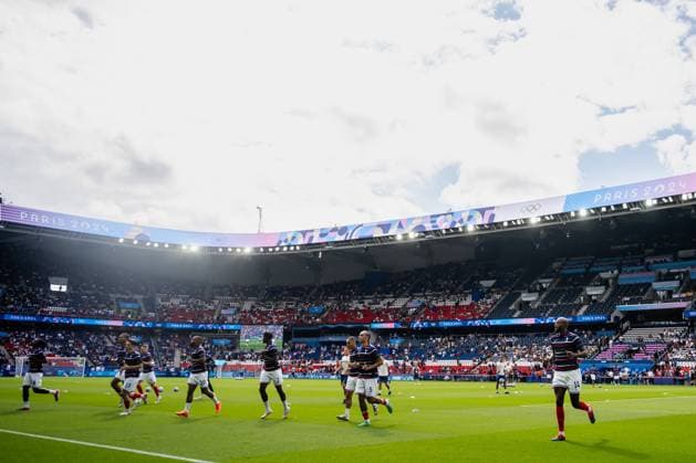 240809 Players of France ahead of the men™s football final between France and Spain during day 14 of the Paris 2024 Olympic Games, Olympische Spiele, Olympia, OS on August 9, 2024 in Paris. Photo: Johanna Säll BILDBYRAN kod JL JL0429 fotboll football soccer fotball olympic games olympics os ol olympiska spel olympiske leker paris 2024 paris-os paris-ol 14 bbeng spanien frankrike Copyright: JOHANNAxSÄLL BB240809ZH118