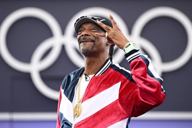 Bilder des Jahres 2024, Sport 08 August Sport Themen der Woche KW32 Sport Bilder des Tages OLY24 BREAKING, US Rapper Snoop Dogg ahead of the B-Girls Round Robin Breaking Battle at La Concorde 1 as part of the 2024 Paris Olympic Games, Olympische Spiele, Olympia, OS in Paris, France, Friday, August 09, 2024. ( NO ARCHIVING, EDITORIAL USE ONLY, NO USE IN BOOKS WITHOUT CONSENT PARIS FRANCE  Copyright: xDANxHIMBRECHTSx 20240810143455390081
