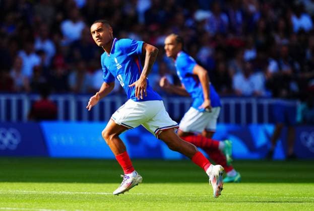 Enzo Millot of France during the Olympic Men s Football Final, France v Spain Paris 2024 Olympic Games, Olympische Spiele, Olympia, OS Day Fourteen, Paris, France - 09 Aug 2024 EDITORIAL USE ONLY No use with unauthorised audio, video, data, fixture lists (outside the EU), club league logos or live services. Online in-match use limited to 45 images (+15 in extra time). No use to emulate moving images. No use in betting, games or Copyright: xJavierxGarcia Shutterstockx 14622991z