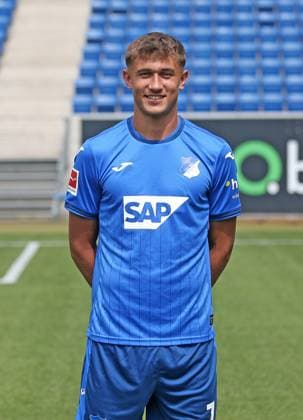 Tom Bischof , TSG 1899 Hoffenheim . Porträttermin TSG 1899 Hoffenheim 2024-2025 . Sinsheim, GER, 07.08.2024 ,Fussball 1. Bundesliga 2024 2025 . Editorial use only !