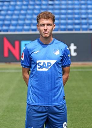 Dennis Geiger , TSG 1899 Hoffenheim . Porträttermin TSG 1899 Hoffenheim 2024-2025 . Sinsheim, GER, 07.08.2024 ,Fussball 1. Bundesliga 2024 2025 . Editorial use only !