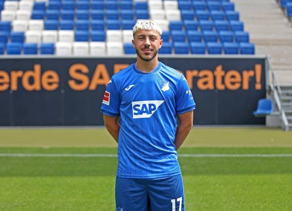 Umut Tohumcu , TSG 1899 Hoffenheim . Porträttermin TSG 1899 Hoffenheim 2024-2025 . Sinsheim, GER, 07.08.2024 ,Fussball 1. Bundesliga 2024 2025 . Editorial use only !