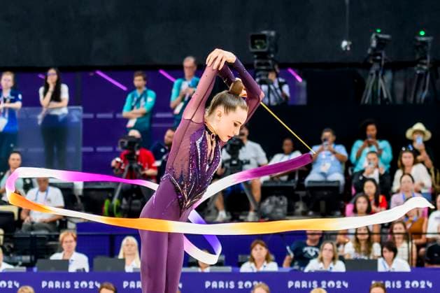 Sport Themen der Woche KW32 FRA, Olympische Sommerspiele Paris 2024, Turnen, Rhythmische Sportgymnastik, EInzel Mehrkampf Finale. 09.08.2024, Champ de Mars, Paris, FRA, Olympische Sommerspiele Paris 2024, Turnen, Rhythmische Sportgymnastik, EInzel Mehrkampf Finale., im Bild VARFOLOMEEV Darja (GER) Goldmedaille *** FRA, Olympic Summer Games Paris 2024, Gymnastics, Rhythmic Gymnastics, Individual All-Around Final 09 08 2024, Champ de Mars, Paris, FRA, Olympic Summer Games Paris 2024, Gymnastics, Rhythmic Gymnastics, Individual All-Around Final , in the picture VARFOLOMEEV Darja GER gold medal nordphotoxGmbHx xStraubmeier nph00004