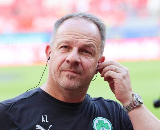 Alexander Zorniger, Trainer Fuerth, GER, 1. FC Kaiserslautern vs. Spvgg Greuther Fuerth, Fussball, 2. Bundesliga, 2. Spieltag, Spielzeit 2024-25, 09.08.2024, DFL REGULATIONS ANY USE of PHOTOGRAPHS AS IMAGE SEQUENCES AND ORQUASI-VIDEO, GER, 1. FC Kaiserslautern vs. Spvgg Greuther Fuerth, Fussball, 2. Bundesliga, 2. Spieltag, Spielzeit 2024-25, 09.08.2024, Kaiserslautern