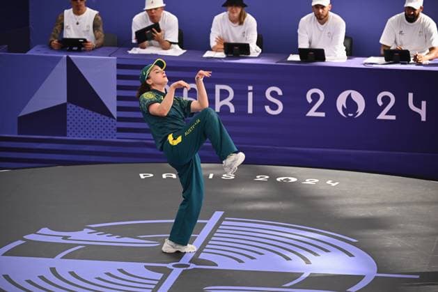 Bilder des Jahres 2024, Sport 08 August Sport Themen der Woche KW32 OLY24 BREAKING, Australian breaker Rachael Gunn, also known as Raygun, during the B-Girls Round Robin breaking competition at La Concorde Urban Park in Paris, as part of the 2024 Paris Olympic Games, Olympische Spiele, Olympia, OS France, Friday, August 09, 2024. ( NO ARCHIVING, EDITORIAL USE ONLY, NO USE IN BOOKS WITHOUT CONSENT PARIS FRANCE  Copyright: xDANxHIMBRECHTSx 20240810186740836434